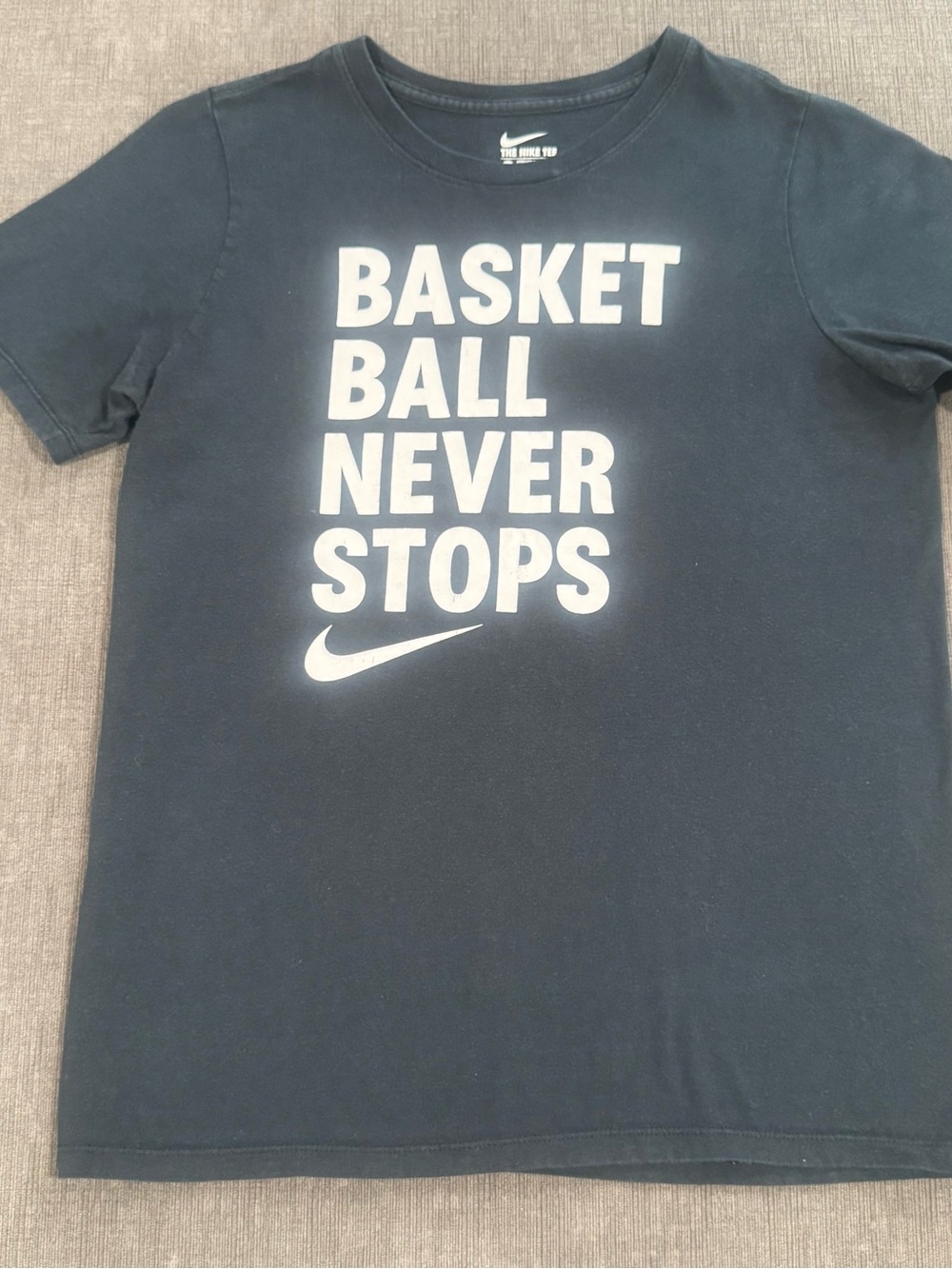 Nike Kids  'Basketball Never Stops' Tee Size Large